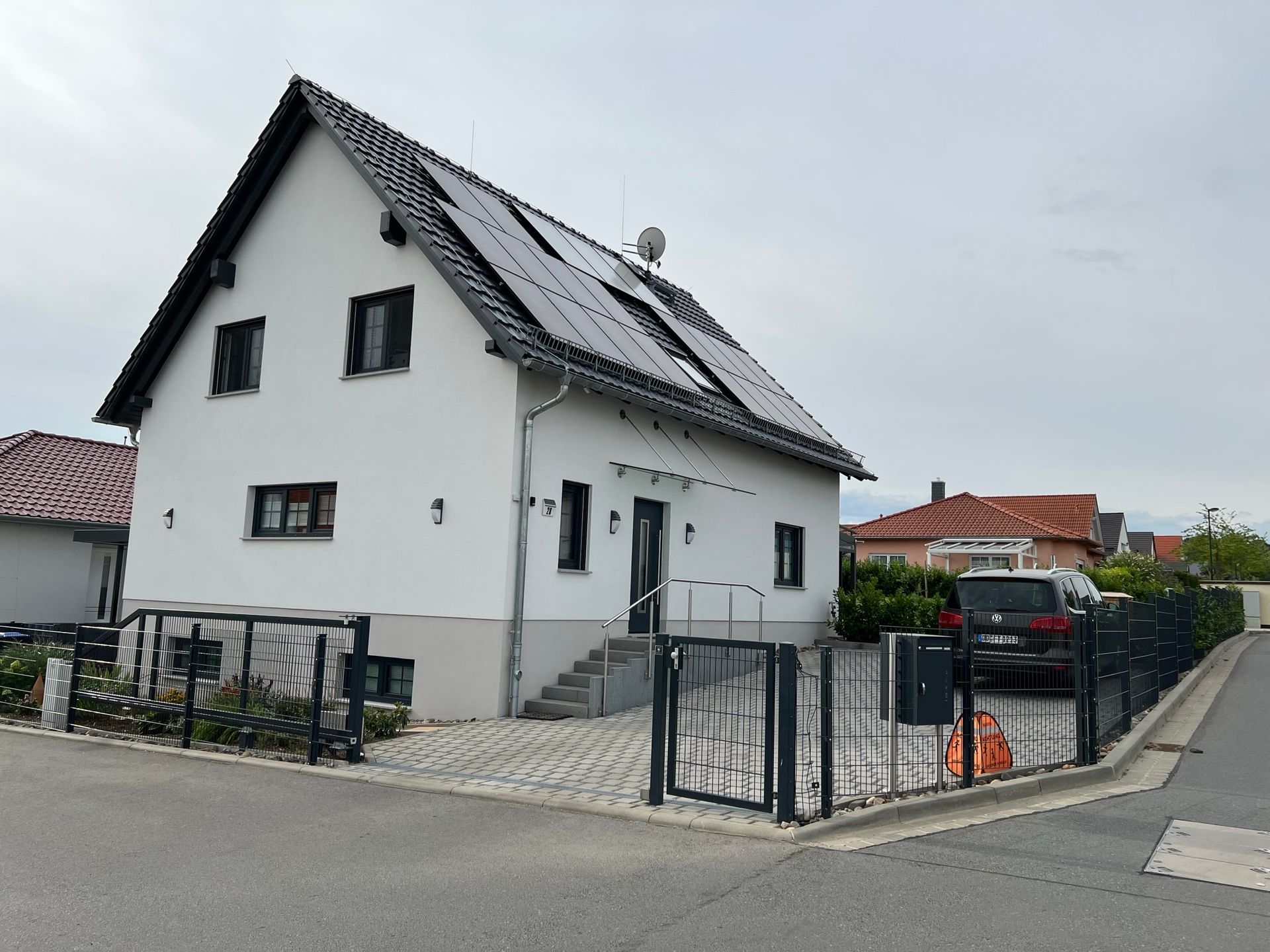 Einfamilienhaus mit Solaranlage und Alarmanlage